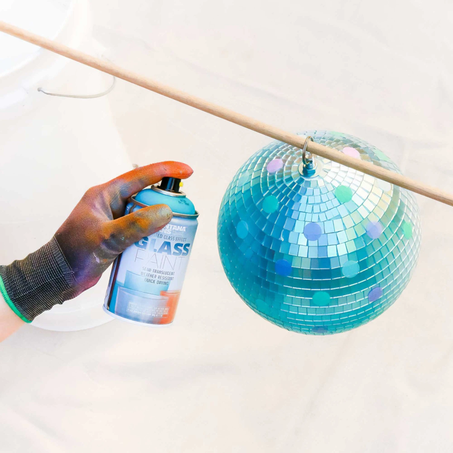 Montana Glass Paint 250ml Spray Cans 4 Montana Glass Paint 250ml Spray Cans - Image 2