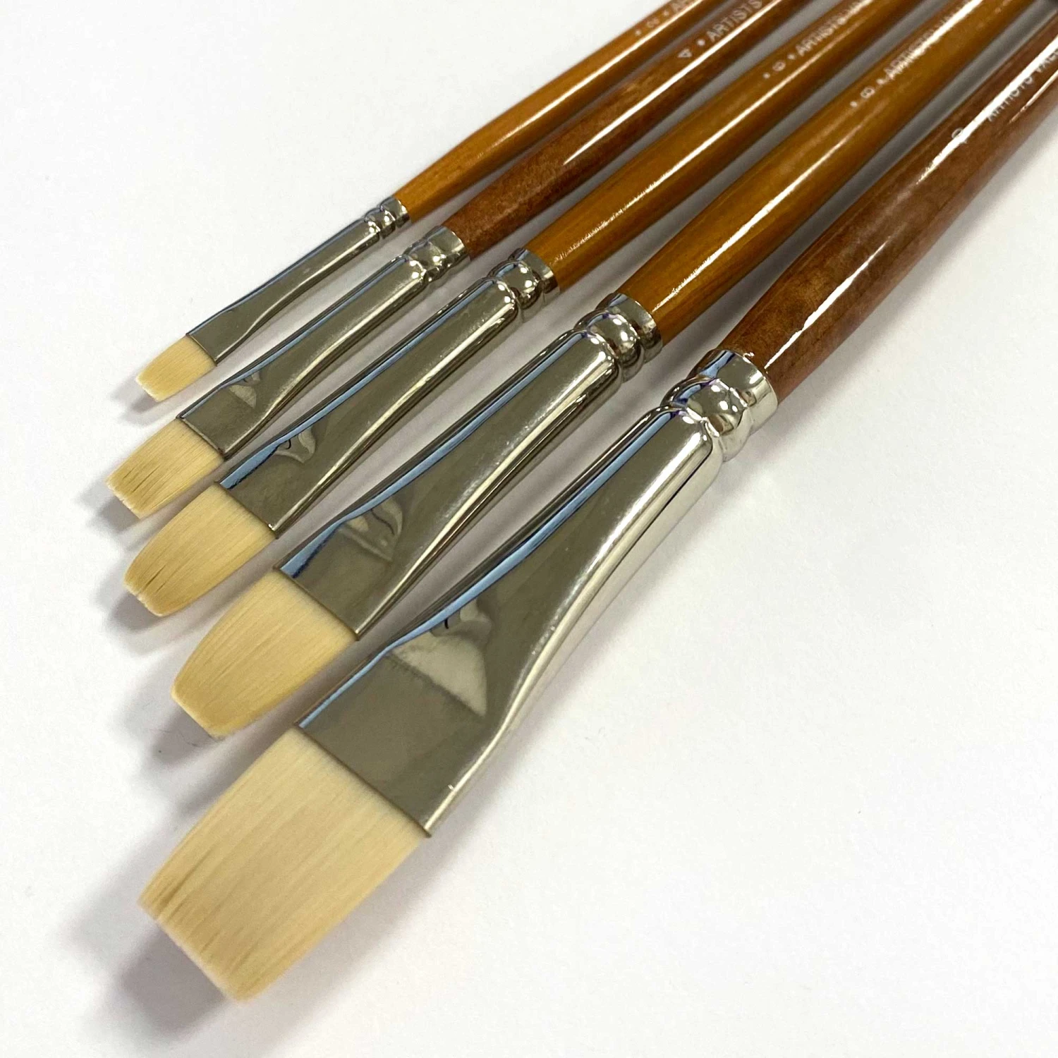 ARTdiscount Ivory Taklon Acrylic Brushes - Short Flat 4 ARTdiscount Ivory Taklon Acrylic Brushes - Short Flat - Image 2